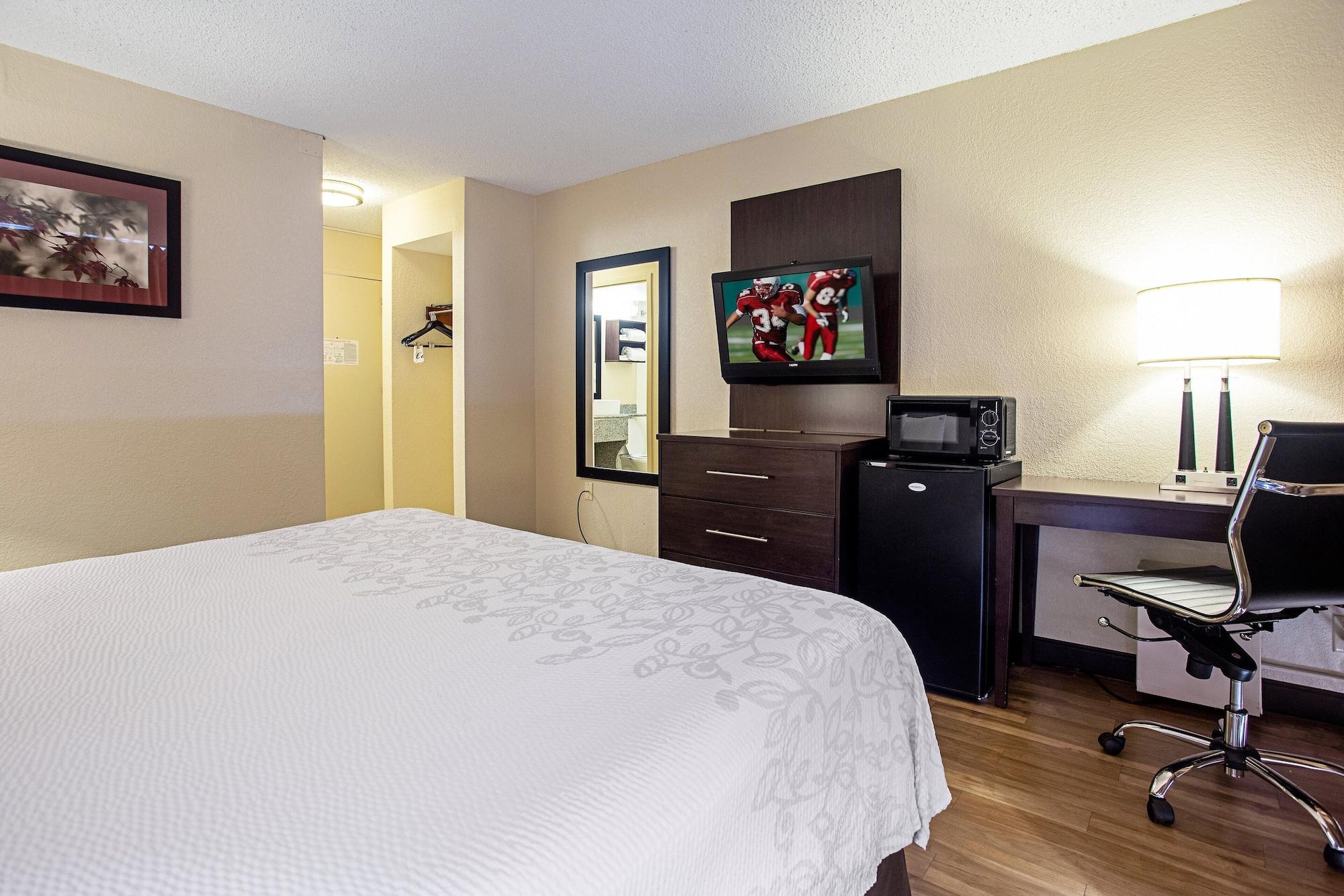 Red Roof Inn Plus+ Wichita East Eksteriør bilde