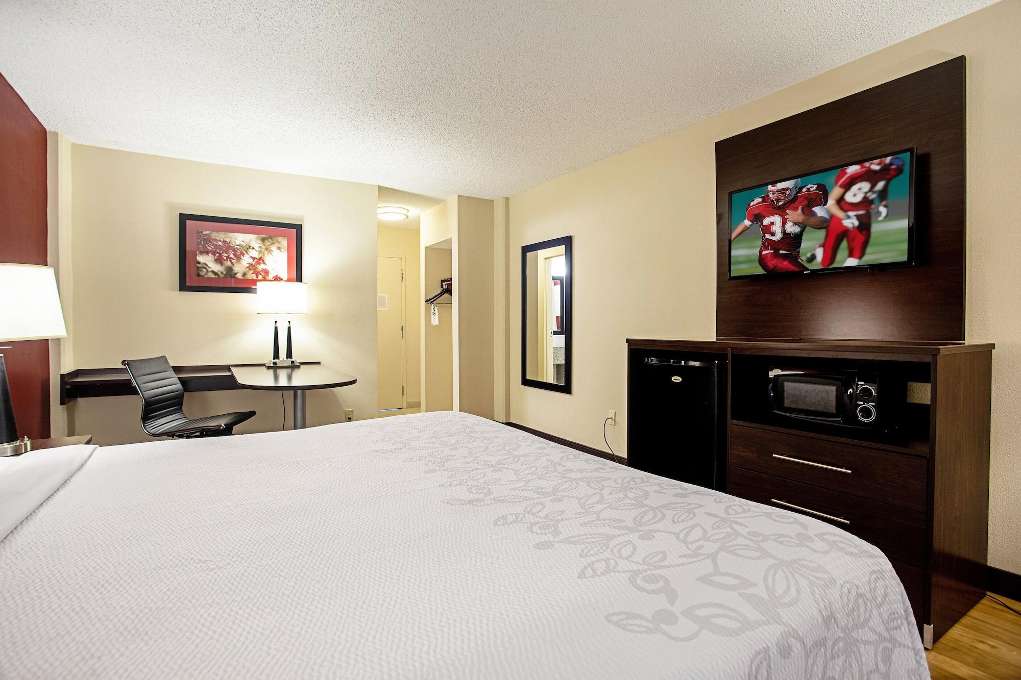 Red Roof Inn Plus+ Wichita East Eksteriør bilde